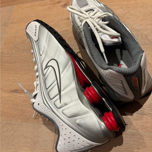 Nike Shox R4 - Picture 4 of 6
